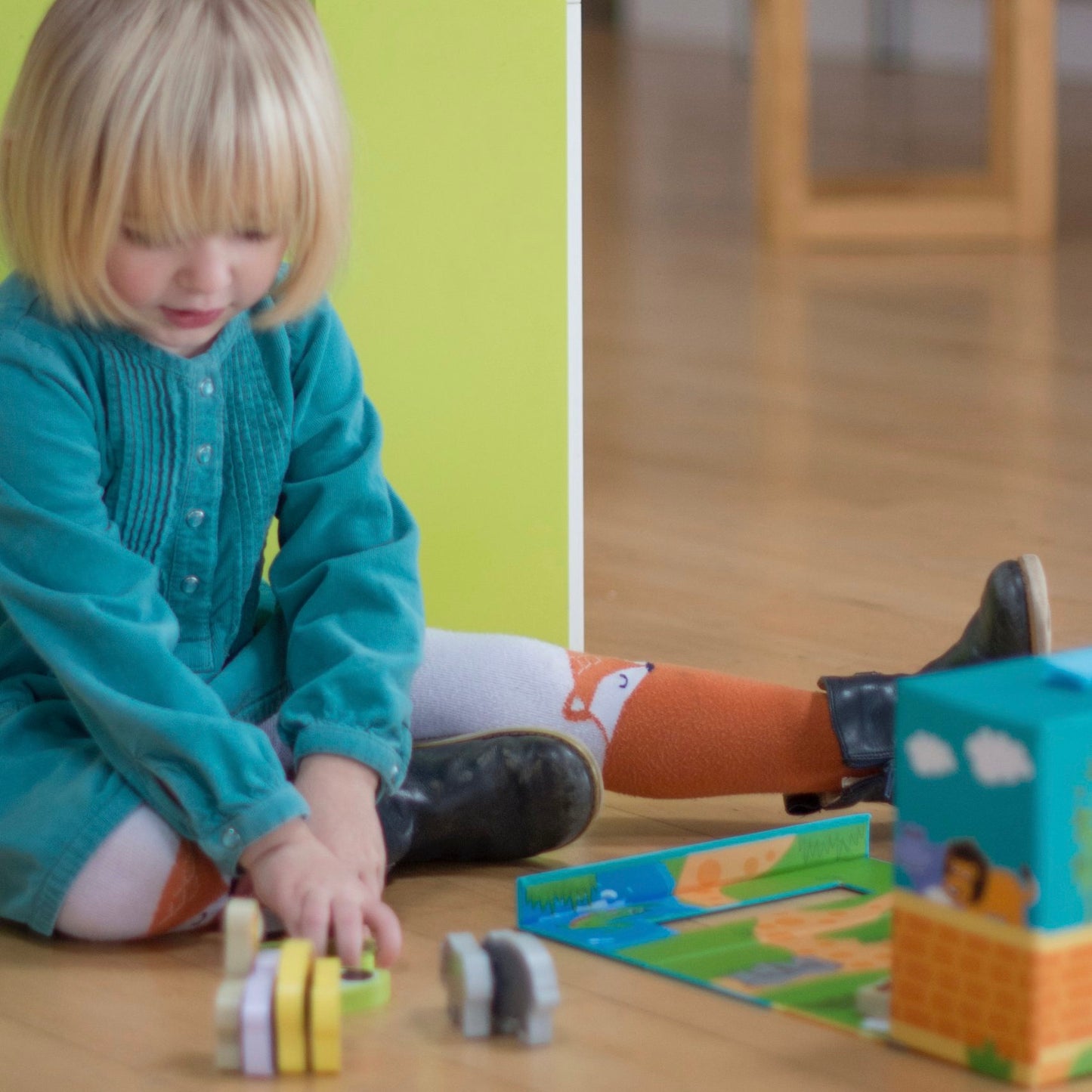 Foldaway Zoo with Wooden Animals